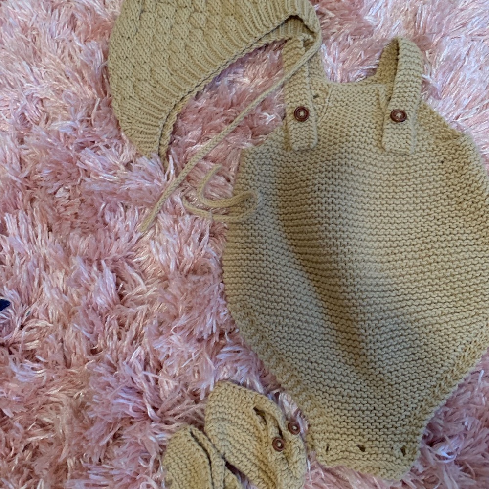 Newborn knitted romper